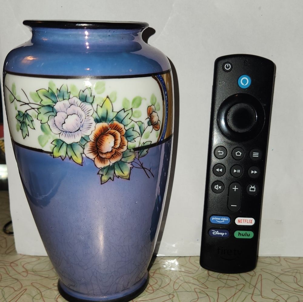 Japanese porcelain vase